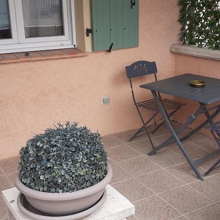 Maisonnette Au Pied De La Garrigue Villa Bernis Dış mekan fotoğraf