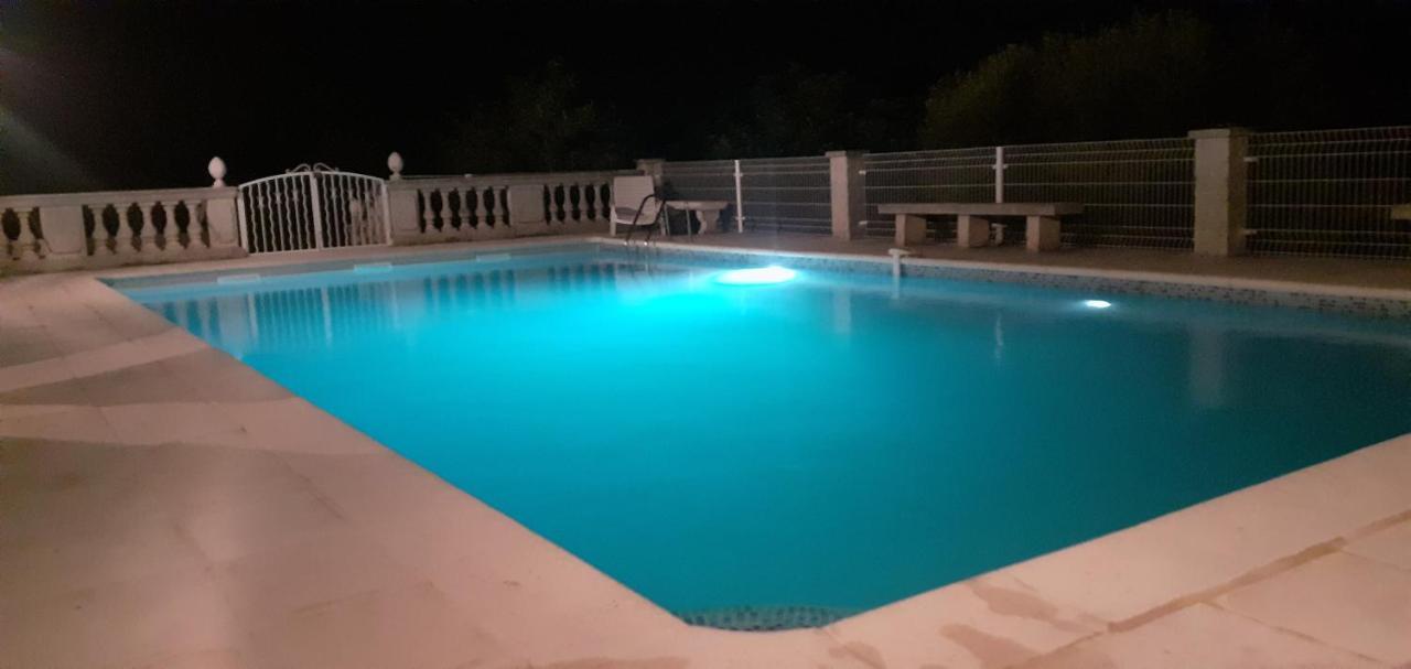 Maisonnette Au Pied De La Garrigue Villa Bernis Dış mekan fotoğraf